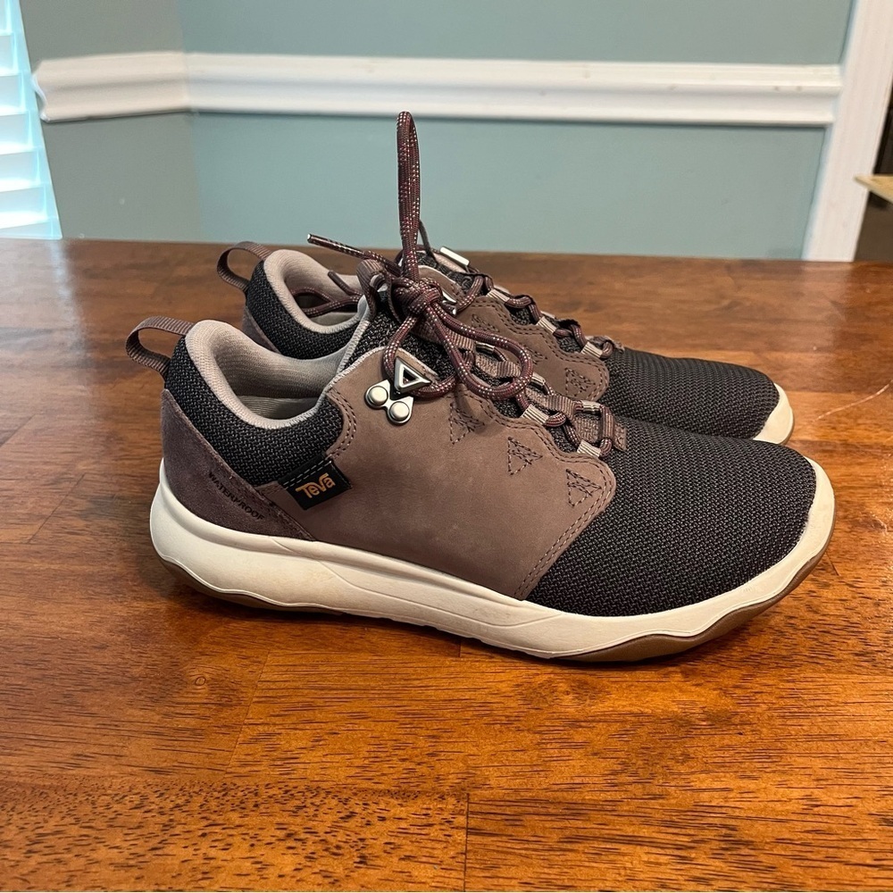 Teva Canyonview Hiking shoe waterproof women’s 7 brown purple - Picture 2 of 9